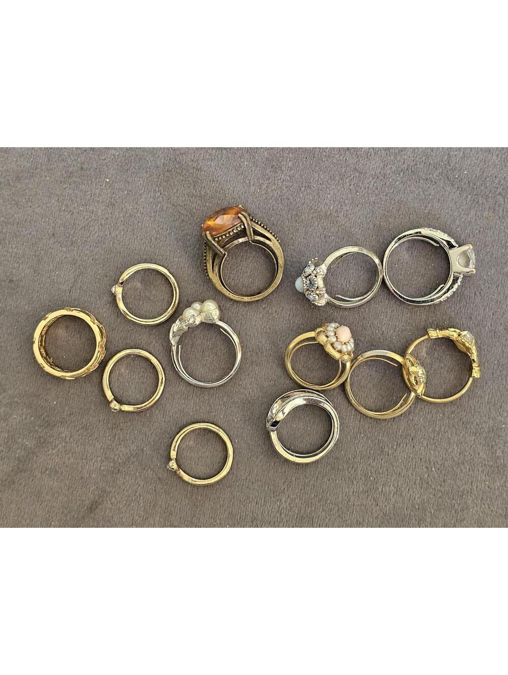 Avon Rings Lot - Picture 6 of 6